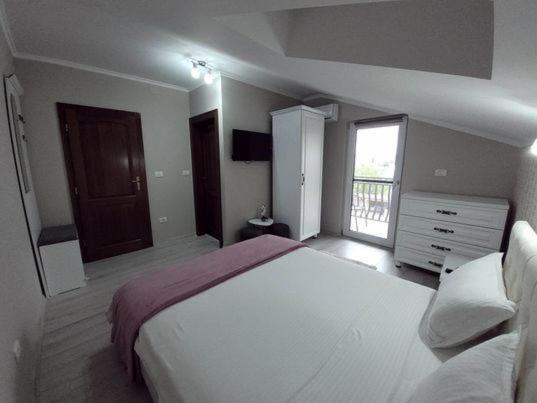 Bed and Breakfast Casa Leahu à Baile 1 Mai Extérieur photo